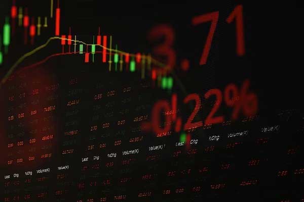 秦氏金升：4.15伦敦金冲高回落，黄金行情走势分析及操作建议